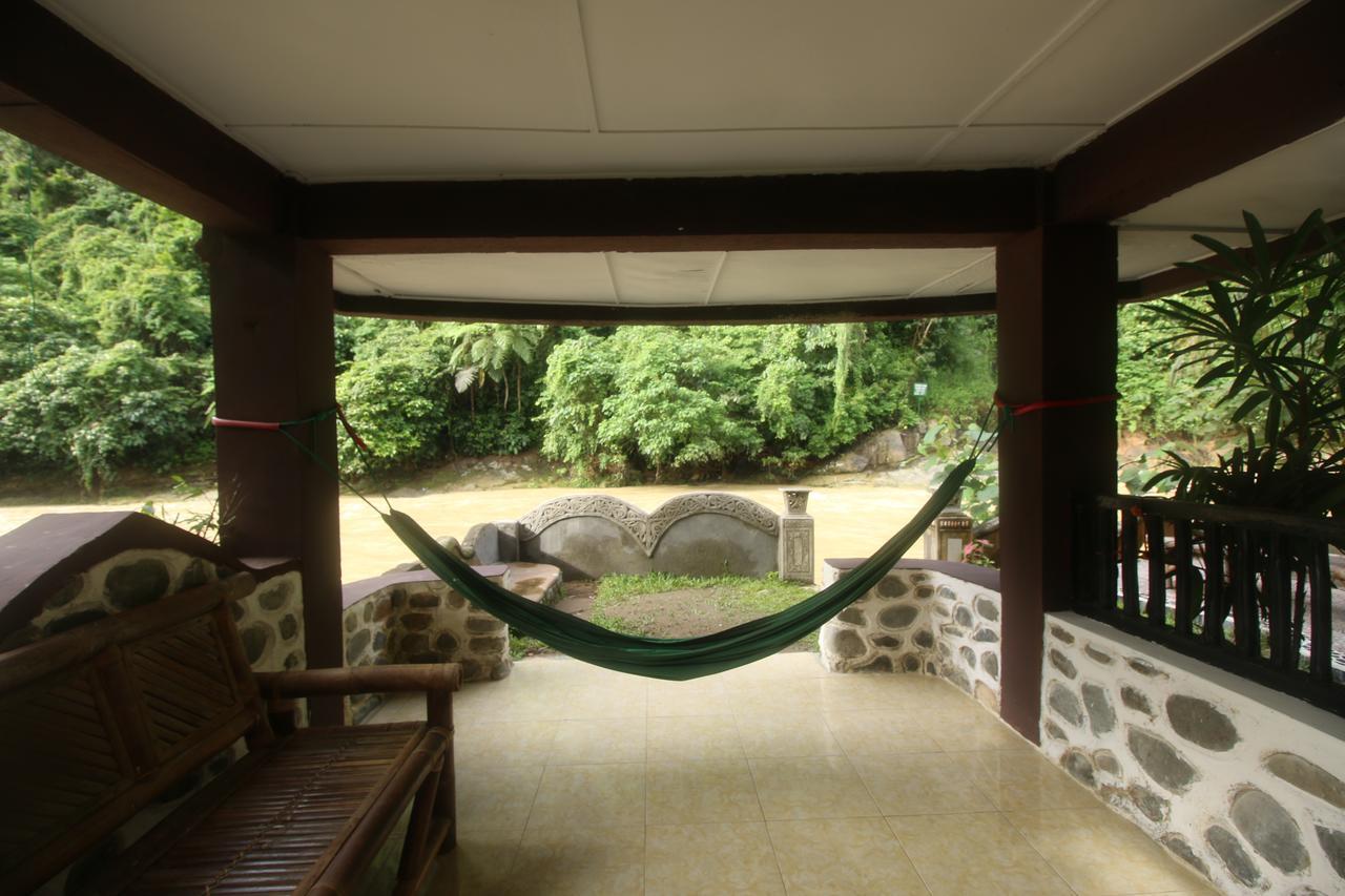 Jungle Tribe Guesthouse Berastagi Exterior foto