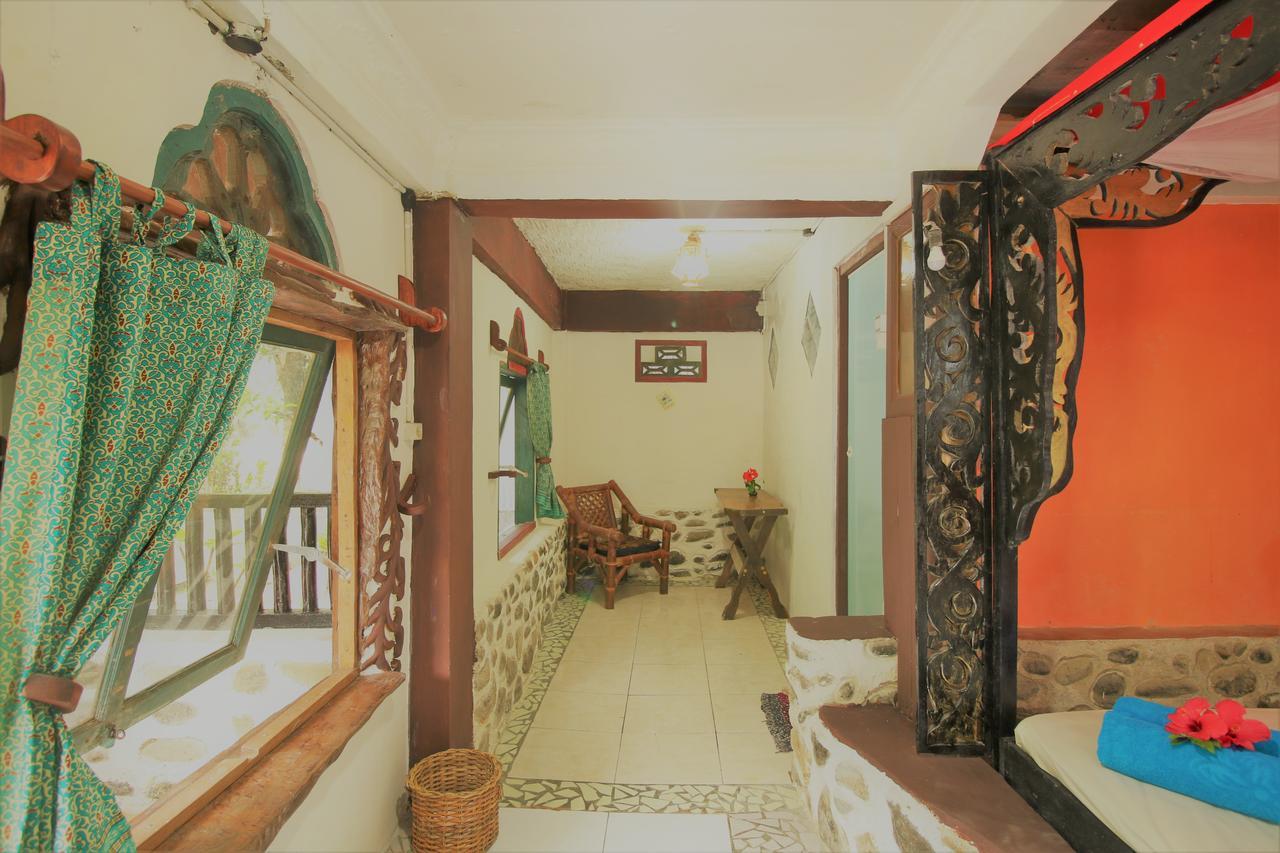 Jungle Tribe Guesthouse Berastagi Exterior foto